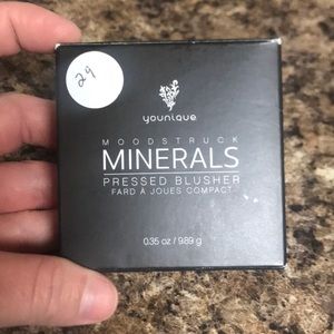 Younique pressed blusher color seductive